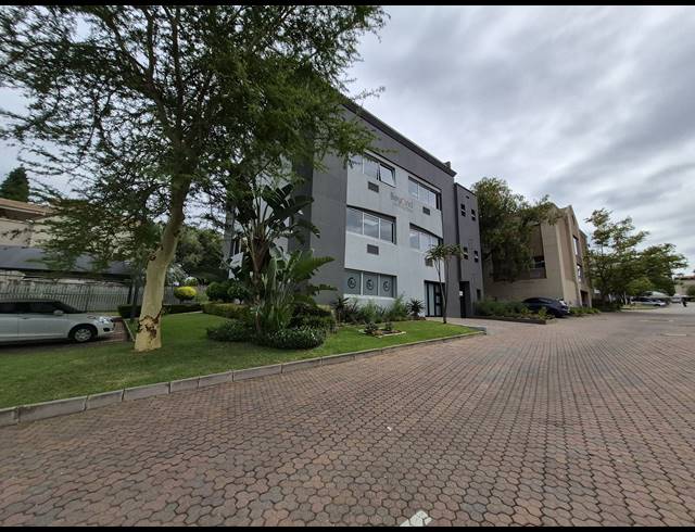 650M² OFFICE FOR SALE IN SUNNINGHILL